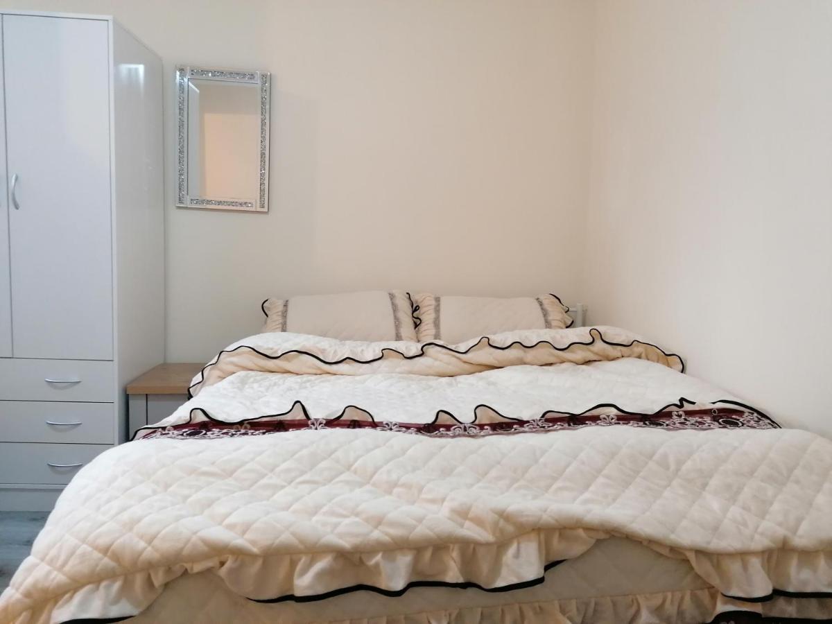 Self-Contained Studio Flat Bathrooms Kitchens Upgrade Locations To City Centre 15 Minutes Walking Distance Nottingham Universities Queen Hospitals City Hospitals Buitenkant foto