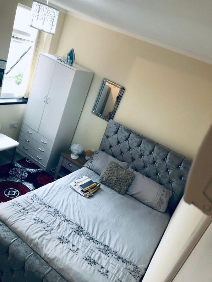 Self-Contained Studio Flat Bathrooms Kitchens Upgrade Locations To City Centre 15 Minutes Walking Distance Nottingham Universities Queen Hospitals City Hospitals Buitenkant foto